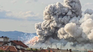 Взривиха се три склада в Елин Пелин. Има ранени (ВИДЕО, ОБНОВЕНА)