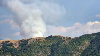 Нов пожар лумна в Югозапада, къщи горят край Симитли