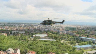 Хеликоптери кръжат на българската граница. Какво се случва?