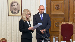 Безпрецедентна криза! Радев направи нещо невиждано