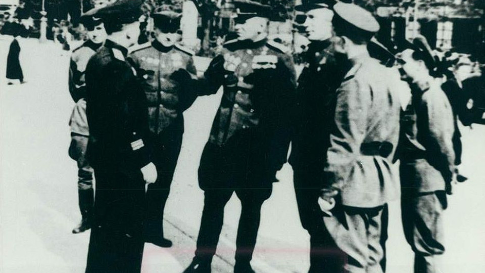 Съветските войници грабили часовници и велосипеди в България | StandartNews.com