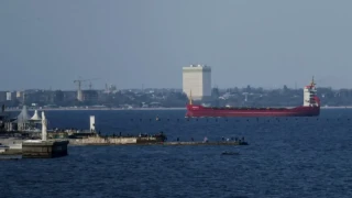 Силни експлозии в Одеса! Колко са българите там