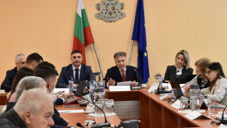 Правят Национална индустриална стратегия, заедно с Еврокомисията и бизнеса