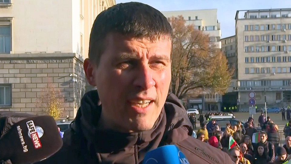 "Величие" свикаха протест и обявиха парламента за нелегитимен | StandartNews.com