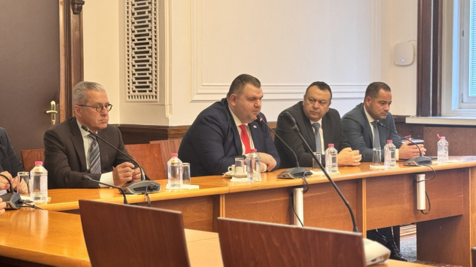 Синдикати в МВР при ДПС-Ново начало! Пеевски обеща пълна подкрепа | StandartNews.com