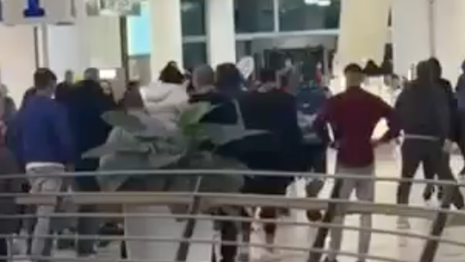 Обрат в моловете. Яка охрана и паник бутони | StandartNews.com