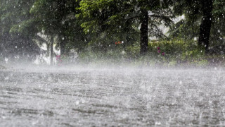 Сърдито време. Една област под вода