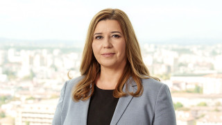 Анна Атанасова-Димитрова е официално вписана като член на УС и изпълнителен директор „Банкиране на дребно“ в ОББ