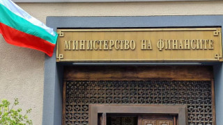 Обрат! Финансовото министерство с ключов ход за банките