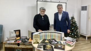 Вежди Рашидов и Георги Първанов дариха ценни книги на Старозагорската библиотека