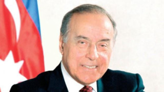 Почит към паметта на Гейдар Алиев