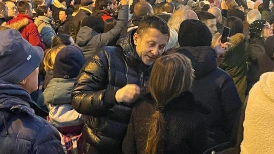 Бивш треньор на ЦСКА хукна на протест в Сърбия | StandartNews.com