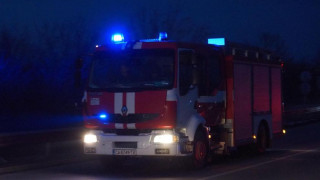 Лумна пожар в столичен квартал. Спешно евакуират хора
