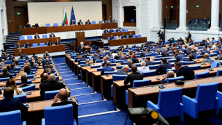 Страшен скандал за еврото в парламента. Голямата заплаха