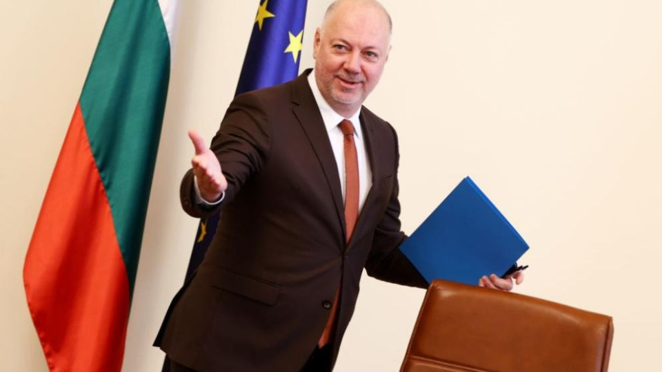 Важно решение на Росен Желязков. Надзорът върху министрите | StandartNews.com