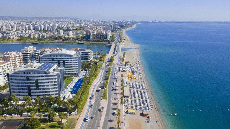 Затвориха десетки хотели в любим на българите турски курорт | StandartNews.com