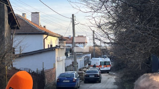 Смразяващи подробности за майката, заклала двете си деца. Проговори близък