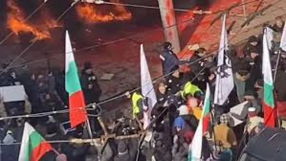 Пострадал депутат и погроми на митинга на "Възраждане"/ОБНОВЕНА/ | StandartNews.com