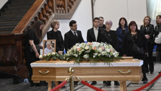 Стотици се простиха с легендата Нораир Нурикян