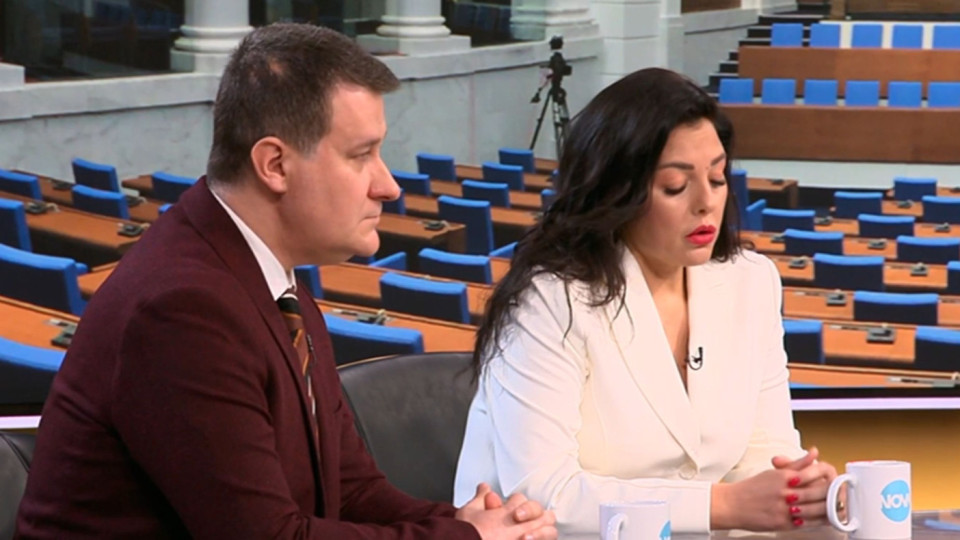 Политолог предупреди за заговор на 3 партии срещу кабинета | StandartNews.com