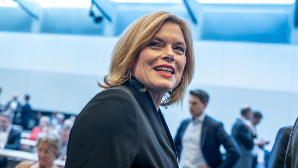 Красива блондинка стана шеф на германския парламент | StandartNews.com