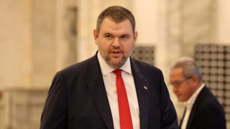 Пеевски: МО незабавно да изплати заплатите на протестиращите от "ТЕРЕМ-Хан Крум"! | StandartNews.com