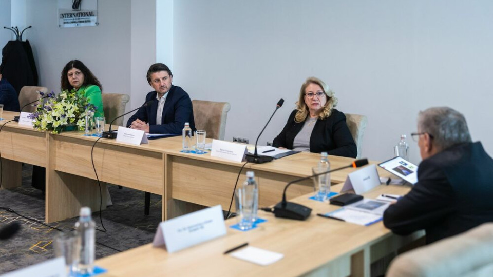 Министърът на туризма посети Златни пясъци. Подготовка за летен сезон 2025 | StandartNews.com
