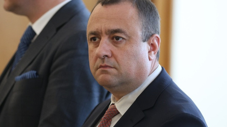 Скандалът трещи! Министър поиска освобождаването на шефове в АПИ | StandartNews.com