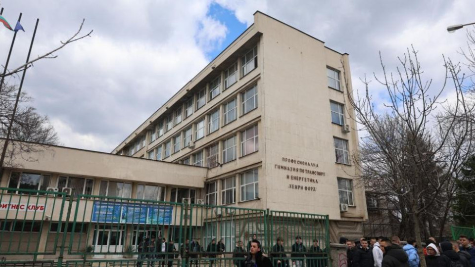 Първи подробности за момчето, което се хвърли от 4-ия етаж на училището си | StandartNews.com
