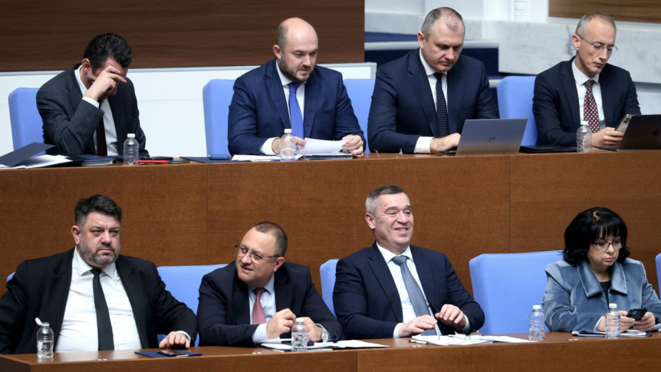 Нова драма в парламента. Гласуват вота на недоверие в 14:30 | StandartNews.com