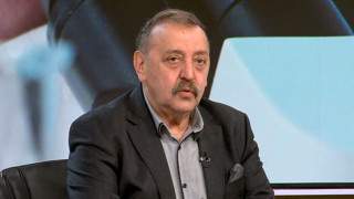 Антиваксърите подскачат! Кантарджиев ги хварли в паника с нова идея