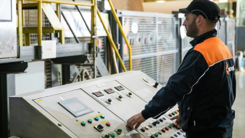 Знаков завод у нас затвори! Стотици са на улицата