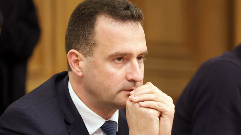 Министър разкри причината за спрелия ток в Испания. Поуките за България | StandartNews.com