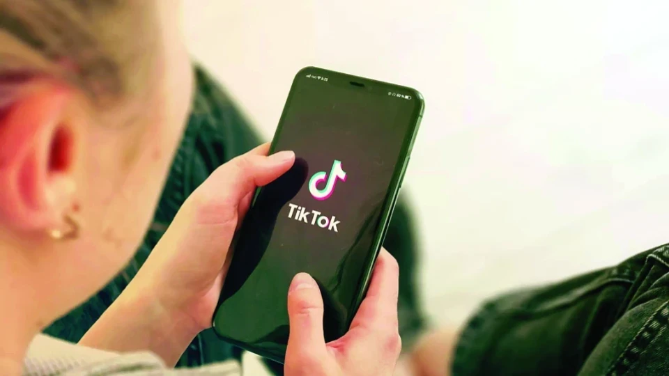 ТикТок прати дете в болница. Цял град на нокти | StandartNews.com