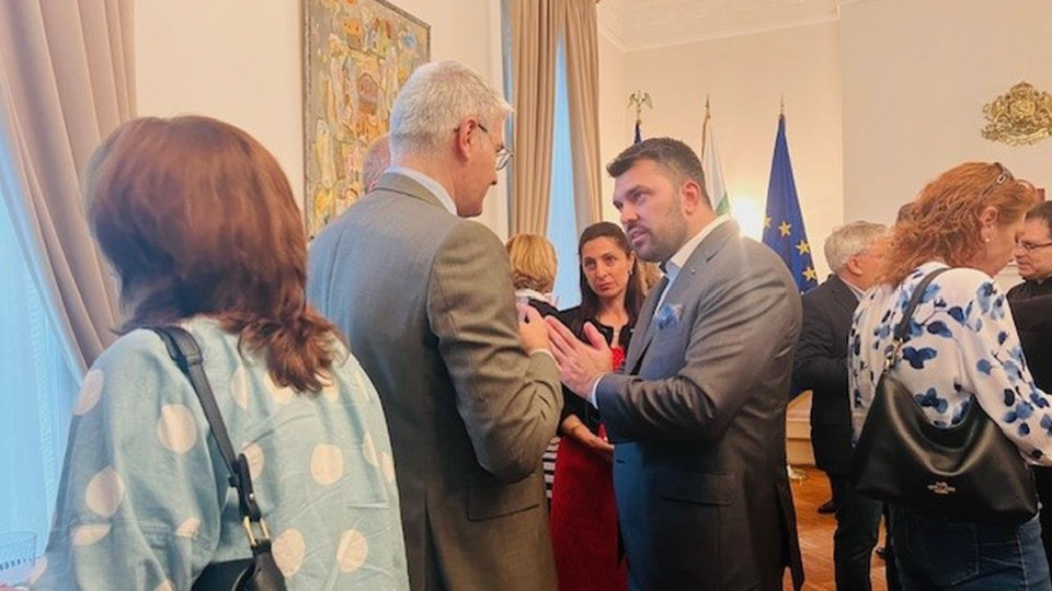 Външният ни министър се срещна с българската общност във Вашингтон | StandartNews.com