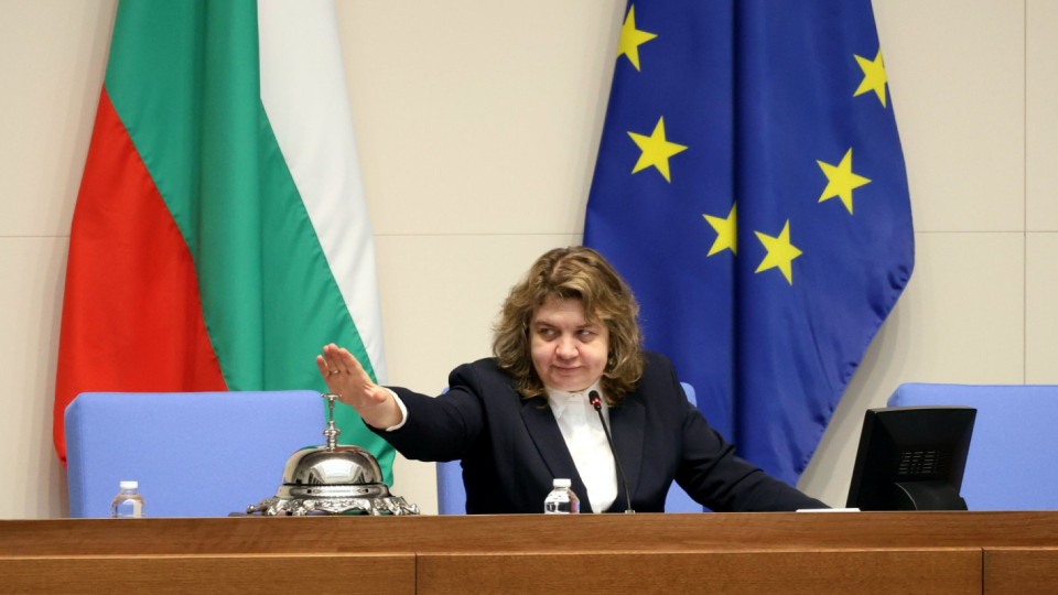 Киселова първа поздрави новия римски папа | StandartNews.com