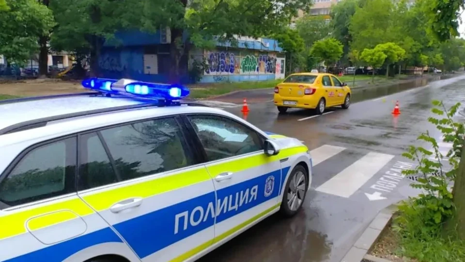 Смъртоносен кошмар в наш град. Такси помете пешеходец | StandartNews.com