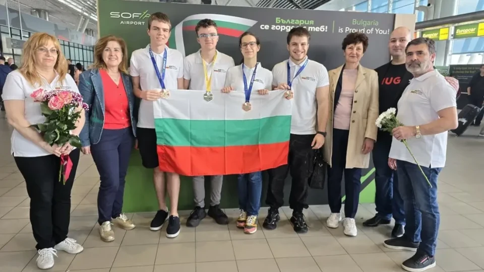 Гордост! Наши ученици с голям триумф в Бразилия | StandartNews.com