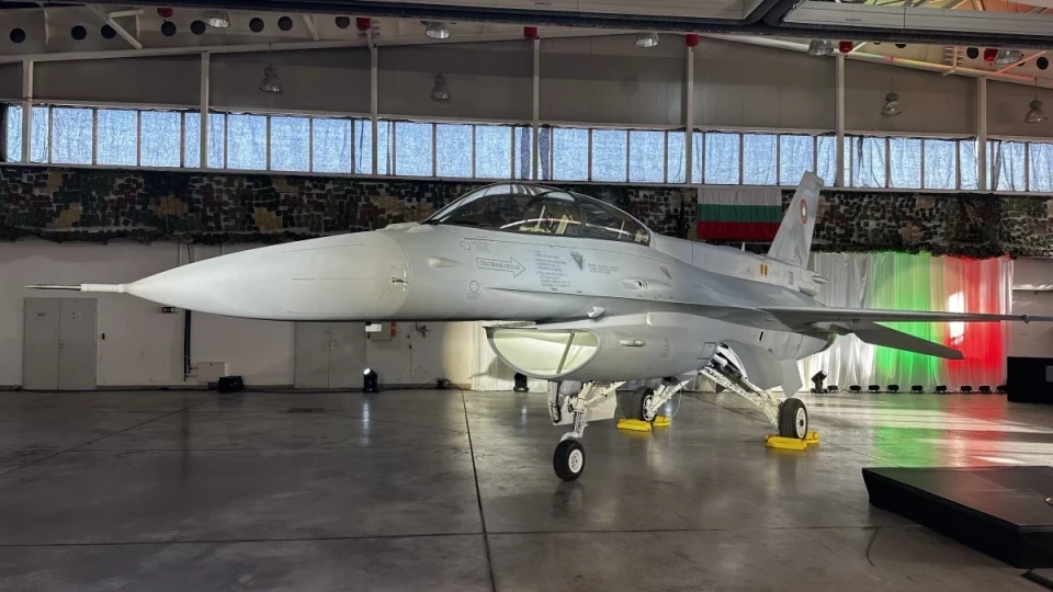 Министър с новина за дефектния български F-16 | StandartNews.com
