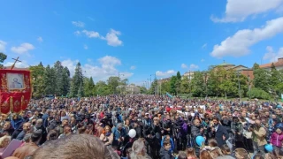 Невиждано шествие! Хиляди подкрепиха религия в училище /СНИМКИ/