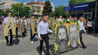 Рекордните 16 500 ученици и културни дейци ще се включат в най-мащабното шествие за 24 май в Бургас