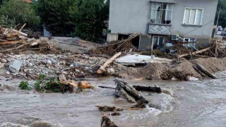 Метеоролозите бият тревога! Потопът идва в две области