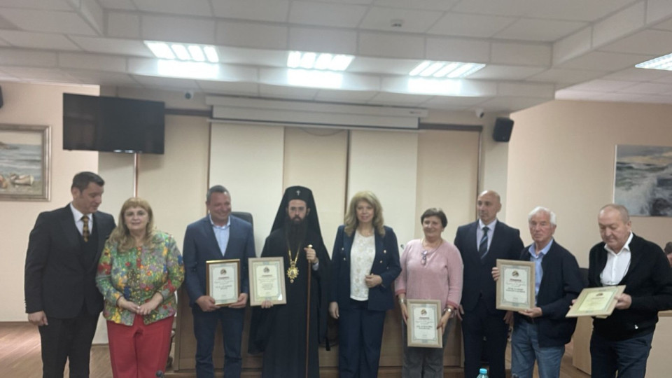 15 г. Чудесата на България! Първа литургия от 500 години на остров Св. Иван | StandartNews.com