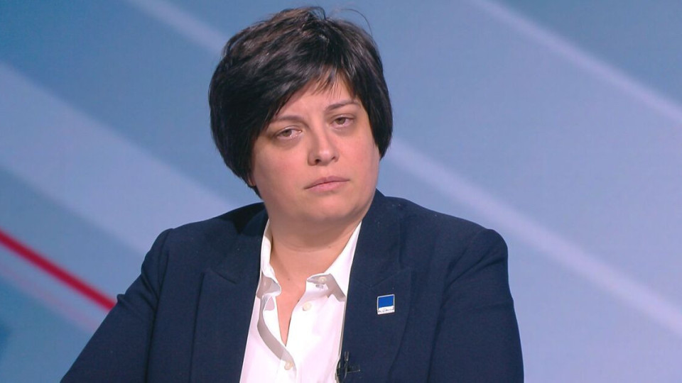 Нов епизод в сагата с АПИ. Русинова скочи на регионалния министър | StandartNews.com