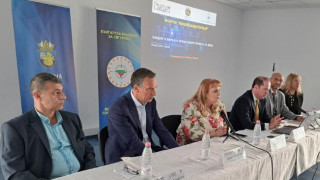 Бургас с екшън план срещу кибертормоза на деца. Първа защитена зона