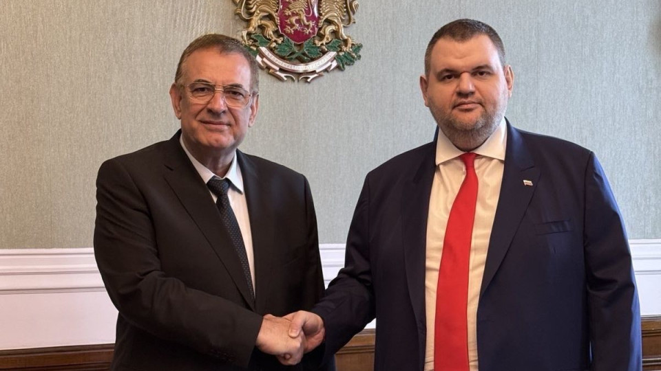 Пеевски вкара в съда за вписване оставката на Чакъров като председател на ДПС | StandartNews.com