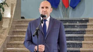Журналист изригна! Никой не задава този въпрос на Радев...
