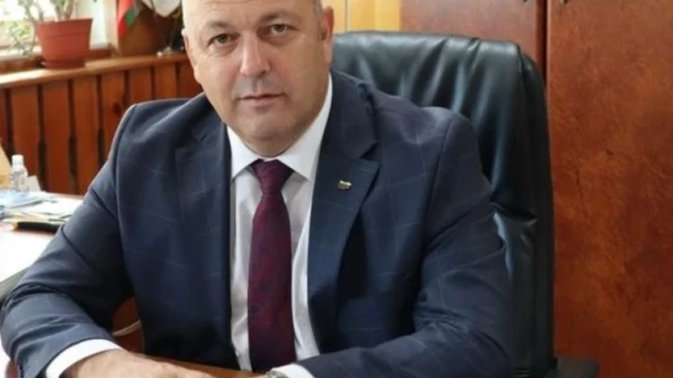 Голямото завръщане: Знаков кмет минава в семейството на "ДПС - Ново начало" | StandartNews.com