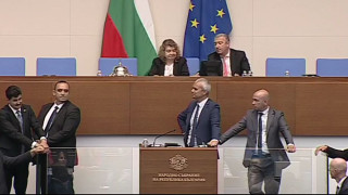Напрежение в НС! Едва не полетяха юмруци заради еврото