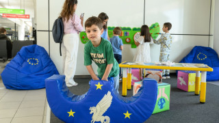 СОФ Кънект и Еврокомисията откриха детски кът на Терминал 2 на летището в София